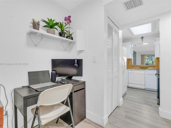 1021 Mockingbird Ln 310, Plantation FL 33324