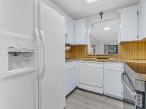1021 Mockingbird Ln 310, Plantation FL 33324