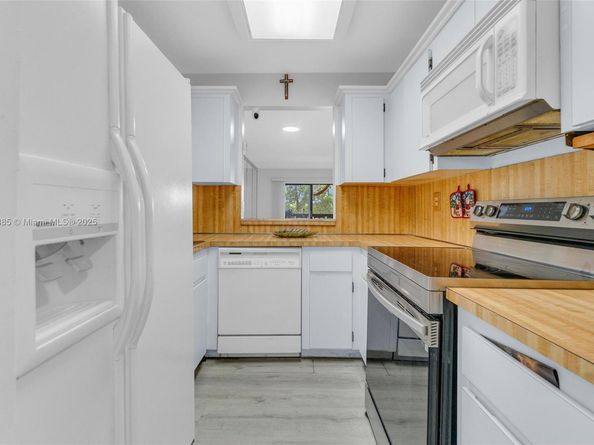 1021 Mockingbird Ln 310, Plantation FL 33324