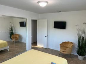 6900 SW 3rd St, Pembroke Pines FL 33023