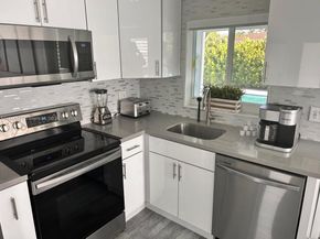 6900 SW 3rd St, Pembroke Pines FL 33023