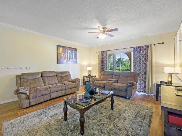 2412 Centergate Dr 103, Miramar FL 33025
