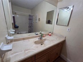 1327 NW 87th Ter, Coral Springs FL 33071