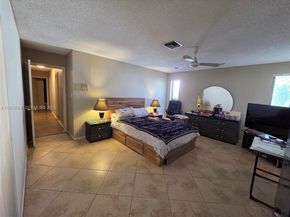 1327 NW 87th Ter, Coral Springs FL 33071