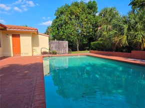 1327 NW 87th Ter, Coral Springs FL 33071