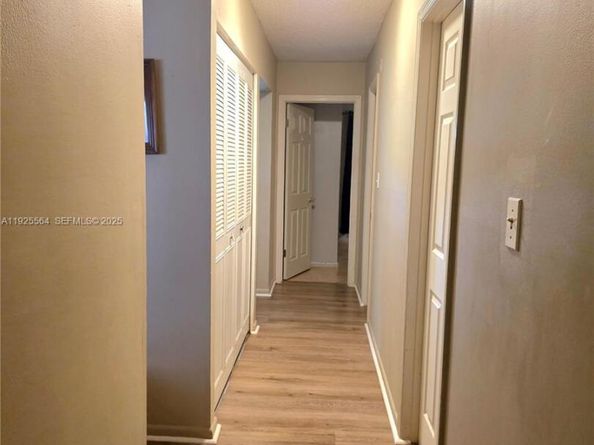 1327 NW 87th Ter, Coral Springs FL 33071