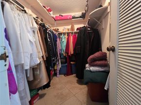 1327 NW 87th Ter, Coral Springs FL 33071