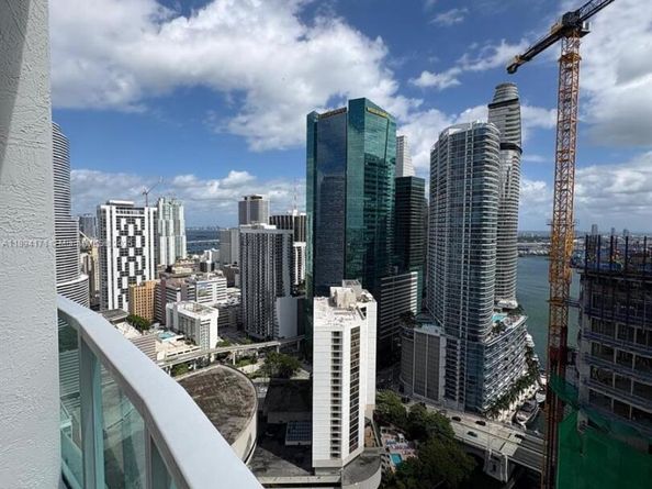 31 SE 5th St 4016, Miami FL 33131