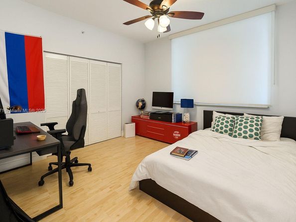 31 SE 5th St 4016, Miami FL 33131