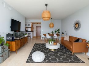 31 SE 5th St 4016, Miami FL 33131