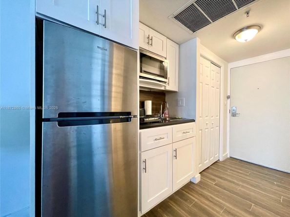 19201 Collins Ave 504, Sunny Isles Beach FL 33160