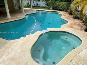 1552 NW 135th Ave, Pembroke Pines FL 33028
