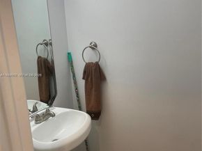 1552 NW 135th Ave, Pembroke Pines FL 33028