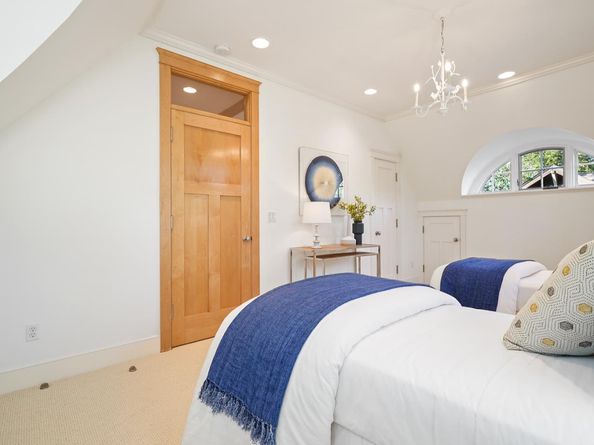 535 Kingsley Avenue, Palo Alto CA 94301