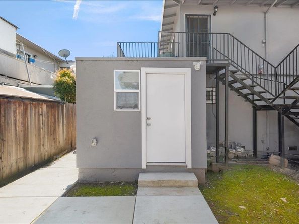 Bay, East Palo Alto CA 94303
