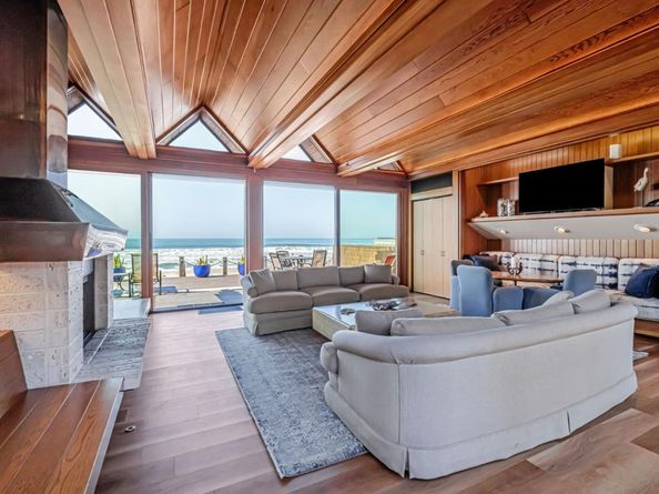 547 Beach Drive, Aptos CA 95003