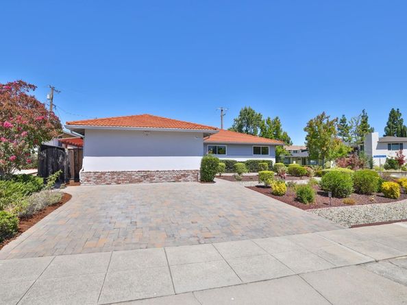 7453 De La Farge Drive, Cupertino CA 95014