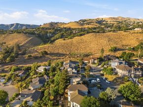 379 Photinia Lane, San Jose CA 95127