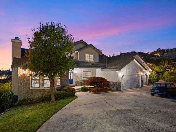379 Photinia Lane, San Jose CA 95127
