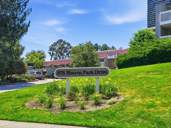 675 Sharon Park 208, Menlo Park CA 94025