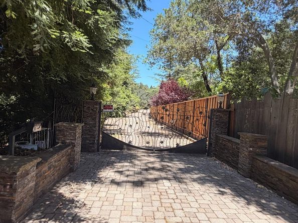 15520 Quito Road, Monte Sereno CA 95030