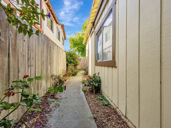 476 - 478 Oak Avenue, Half Moon Bay CA 94019