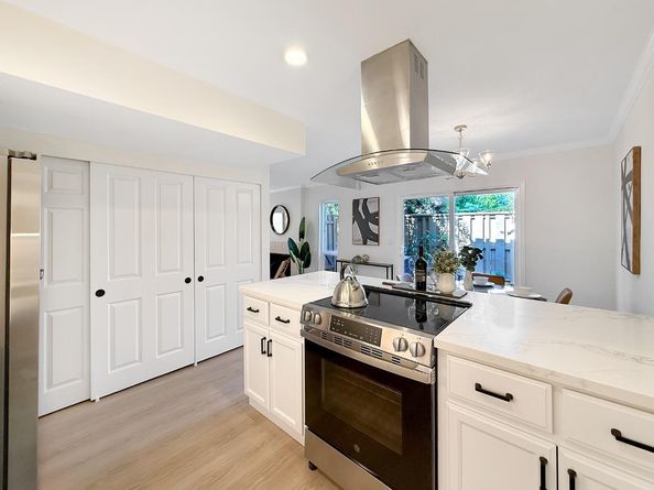125 Connemara Way 98, Sunnyvale CA 94087
