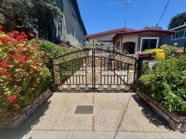2727 Blenheim Avenue, Redwood City CA 94063