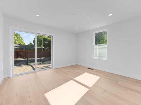 3040 Hoover Street, Redwood City CA 94063