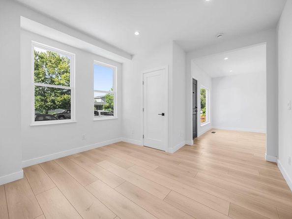 3040 Hoover Street, Redwood City CA 94063