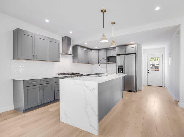 3040 Hoover Street, Redwood City CA 94063