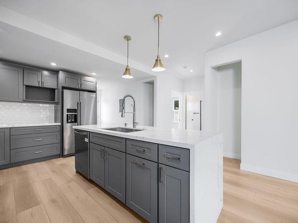 3040 Hoover Street, Redwood City CA 94063