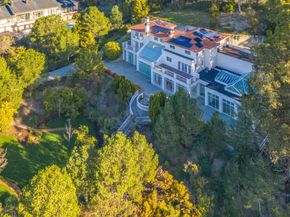 15 Boroughwood Place, Hillsborough CA 94010