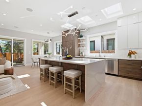 10536 S Tantau Avenue, Cupertino CA 95014