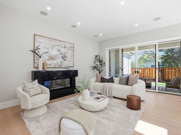 10536 S Tantau Avenue, Cupertino CA 95014