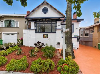 54 Eastwood Dr