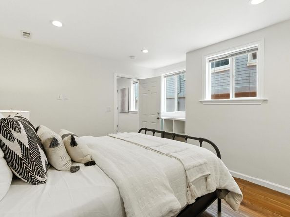 54 Eastwood Dr, San Francisco CA 94112