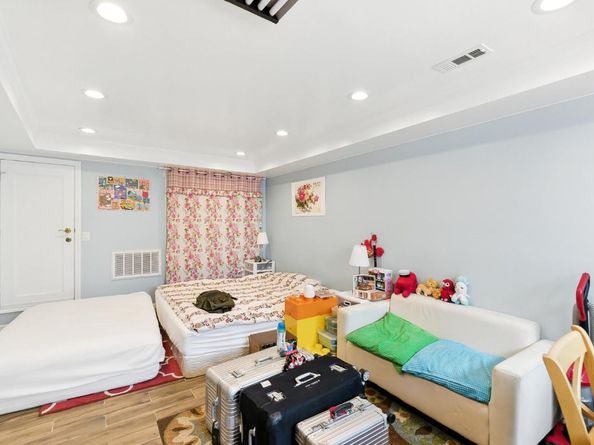 54 Eastwood Dr, San Francisco CA 94112
