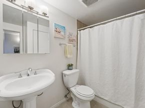 323 Monte Vista Avenue 203, Oakland CA 94611