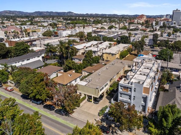 11th, Santa Monica CA 90401