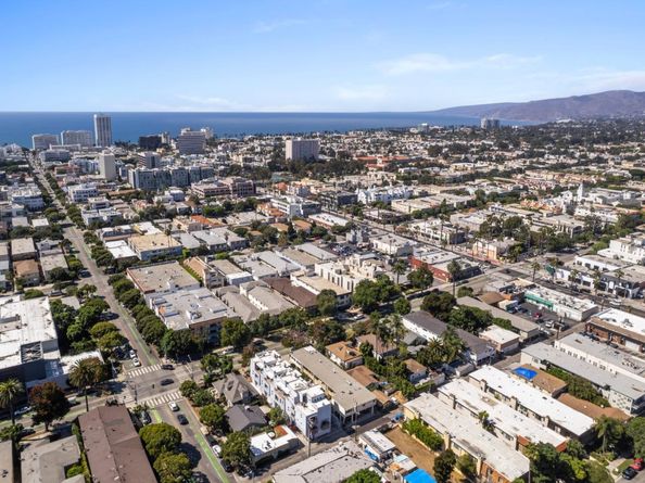 11th, Santa Monica CA 90401