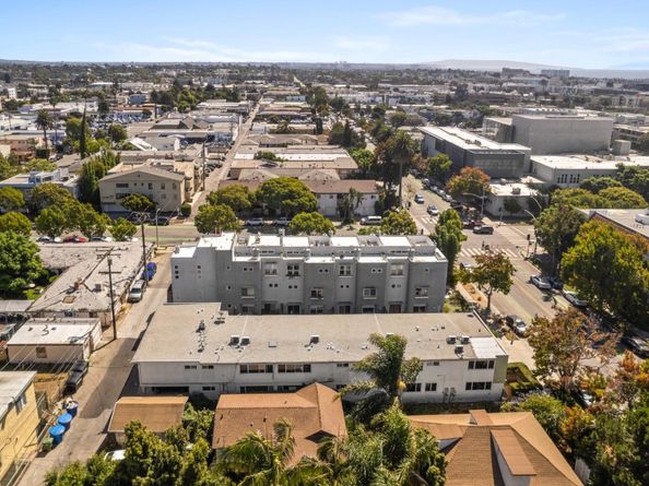 11th, Santa Monica CA 90401