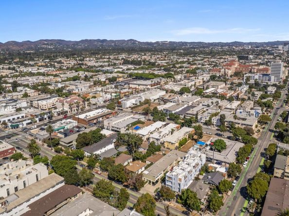 11th, Santa Monica CA 90401