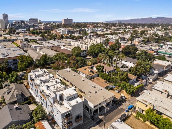 11th, Santa Monica CA 90401