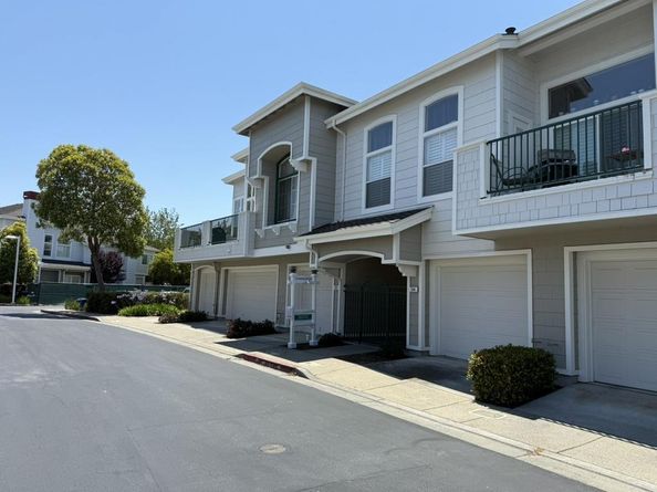 595 Shoal Circle, Redwood City CA 94065