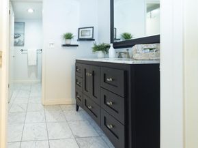 700 Canyon Oaks Drive H, Oakland CA 94605
