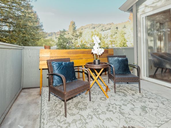 700 Canyon Oaks Drive H, Oakland CA 94605