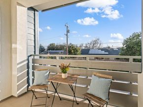 1303 Besra Trail 13, Sunnyvale CA 94087