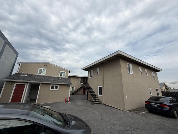 Pine, Redwood City CA 94063