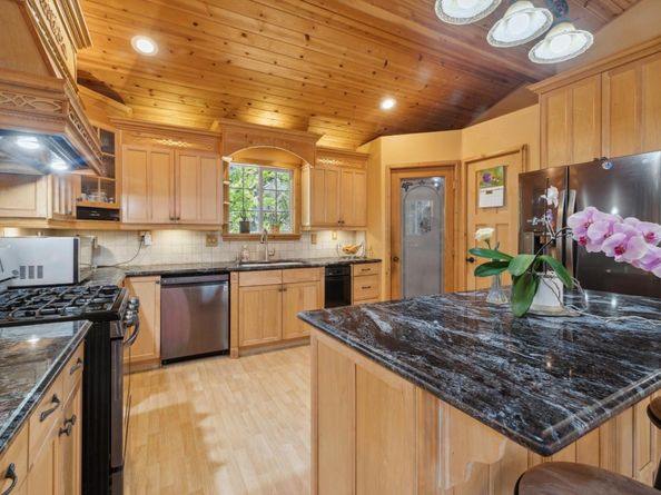 355 Santa Cruz Street, Boulder Creek CA 95006